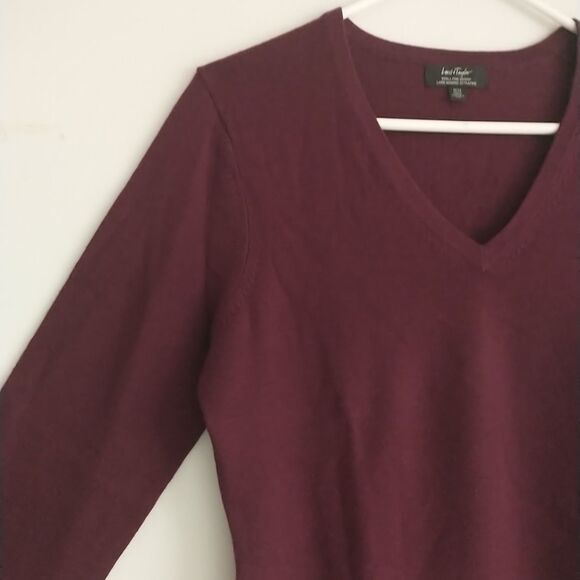 Lord & Taylor Extra Fine 100%Merino Wool Sweater Womens M Burgundy Purple Luxury - Picture 3 of 8